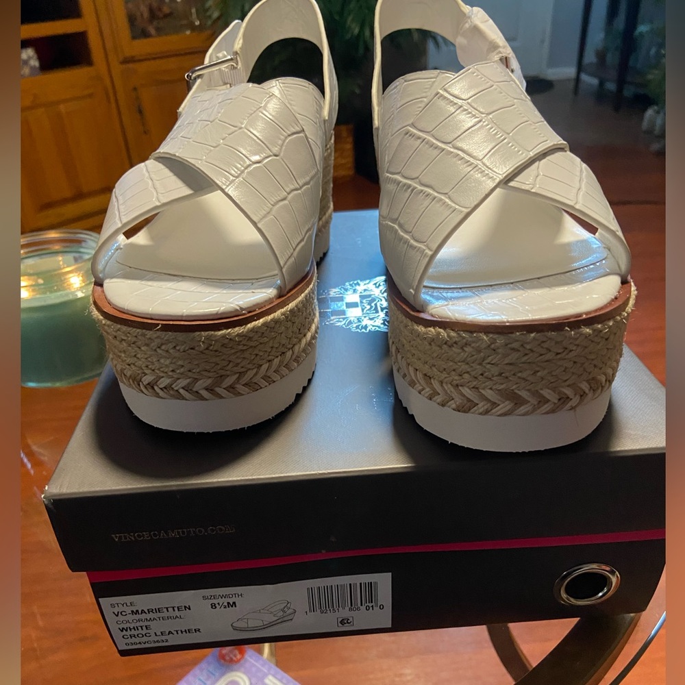 Vince Camuto VC -Marietten wedges - Picture 2 of 5